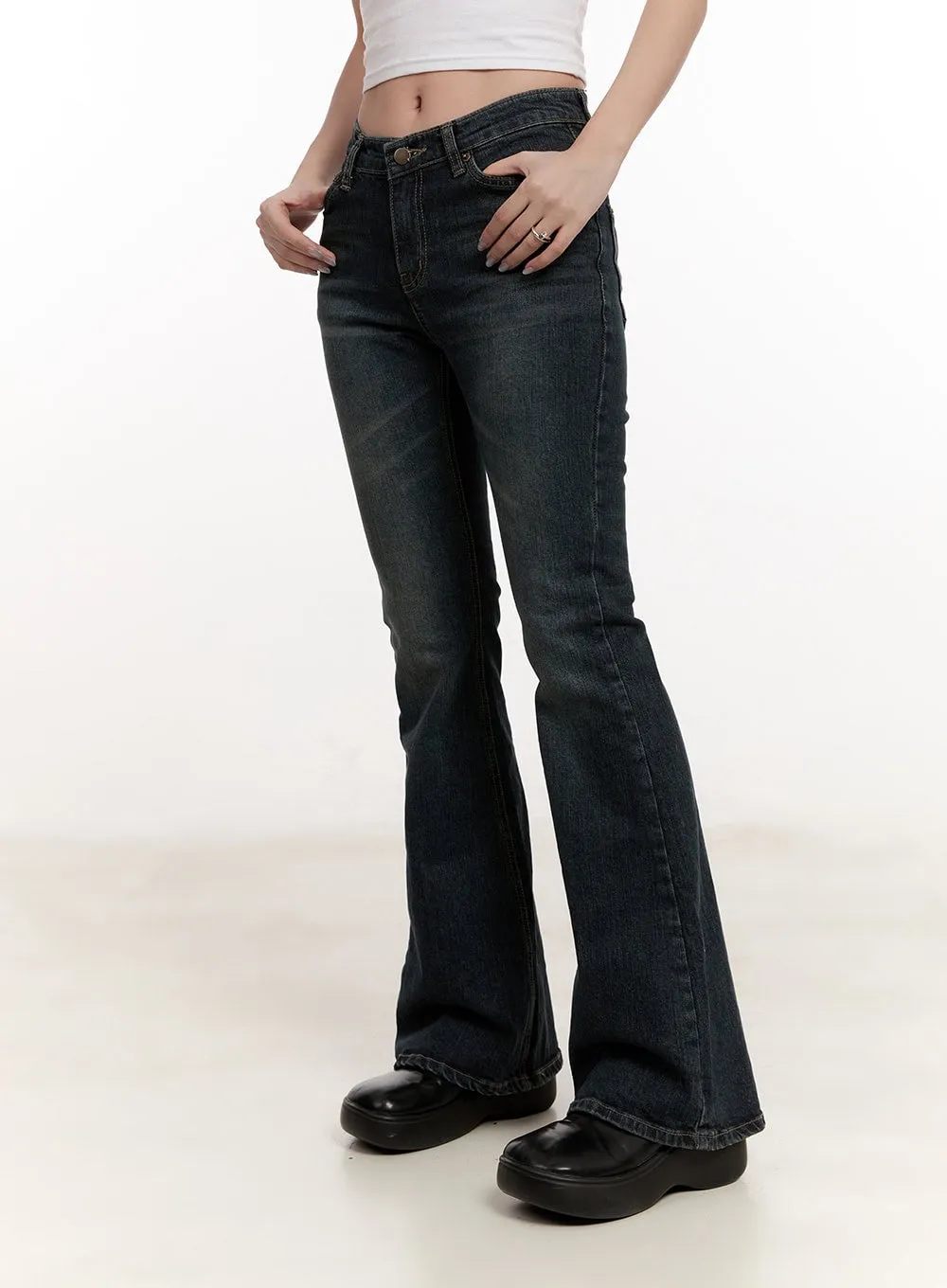 Claire Slim-Fit Flared Jeans CM507