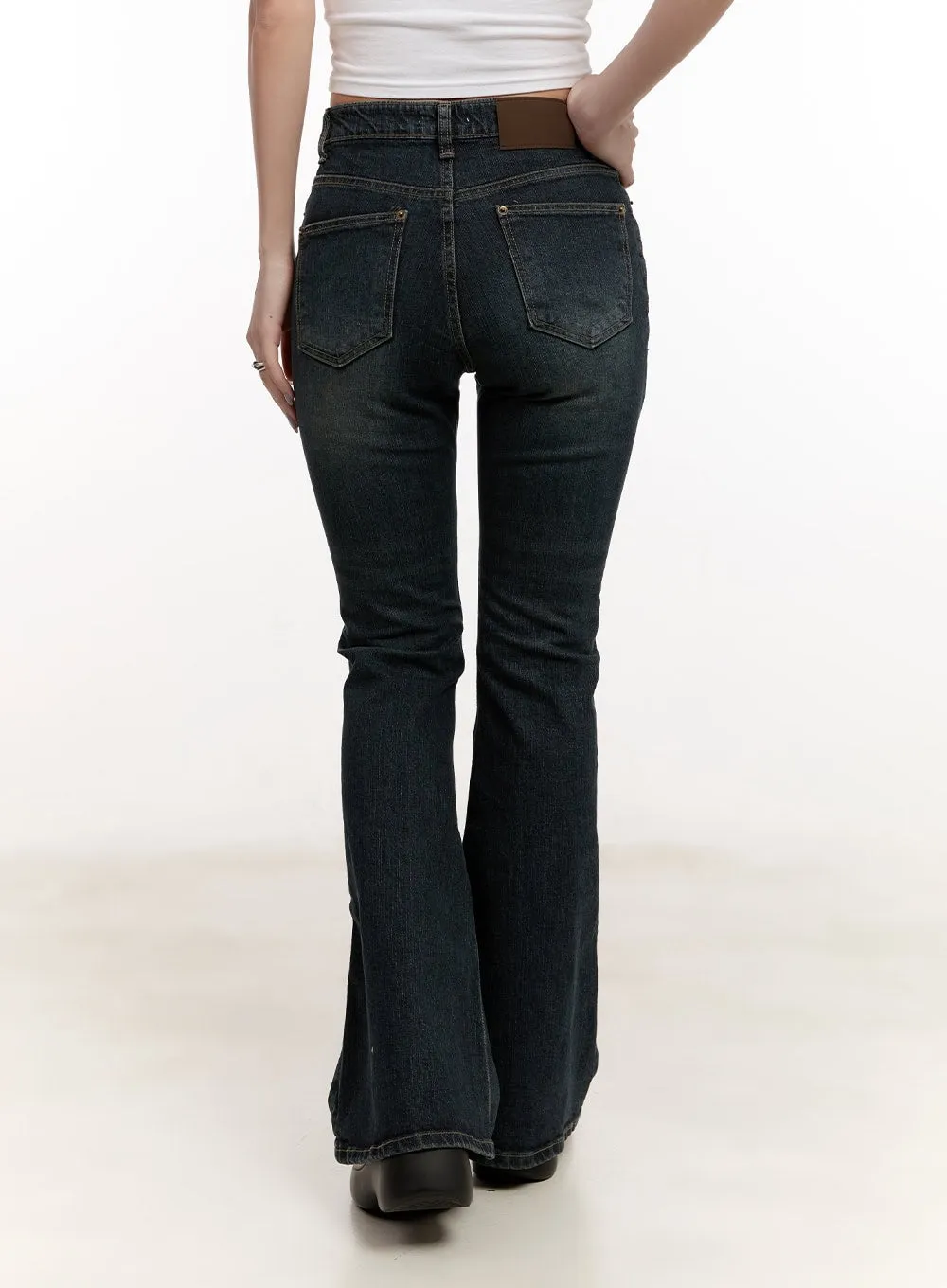 Claire Slim-Fit Flared Jeans CM507