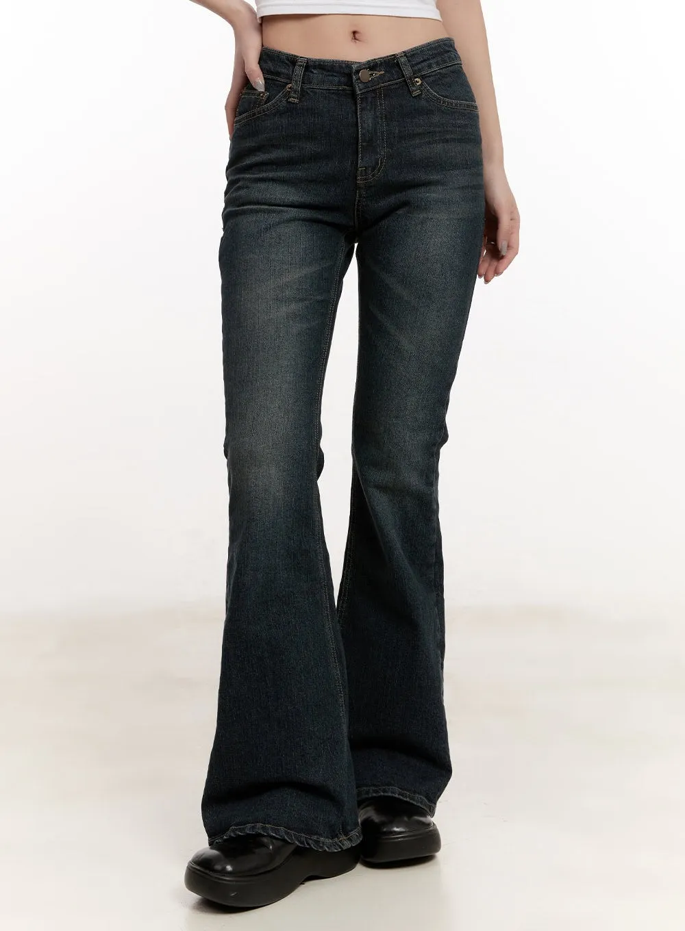 Claire Slim-Fit Flared Jeans CM507