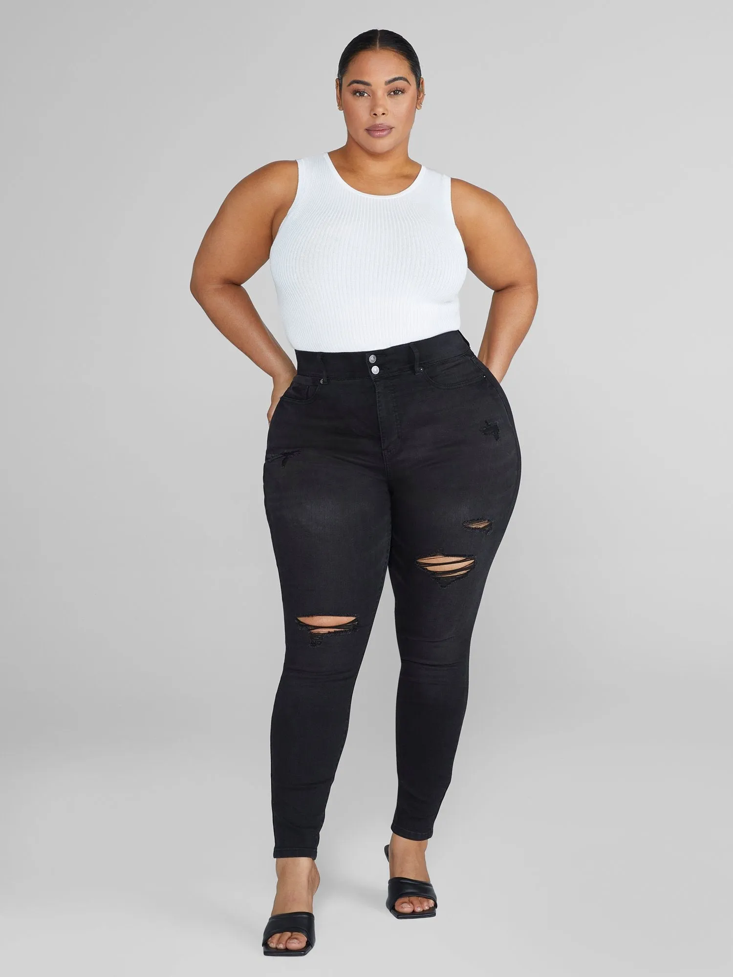 High Rise Curvy Fit Skinny Jeans in Black - Short Inseam