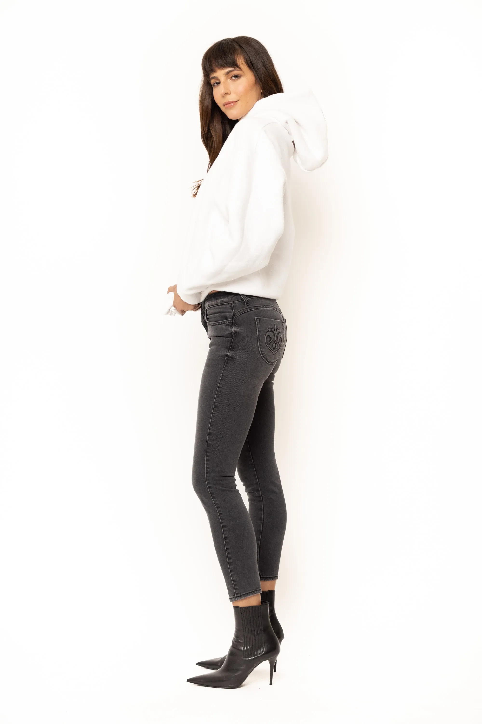Lynette Skinny In Lovesick